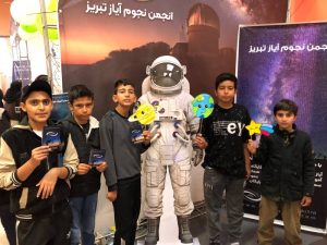همراه با آیاز در نمایشگاه پاتوق جوان